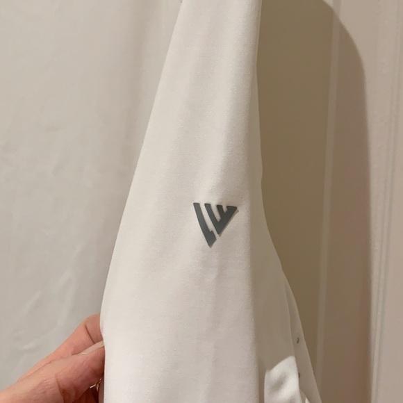 NWOT. Levelwear sweatshirt - Picture 7 of 8